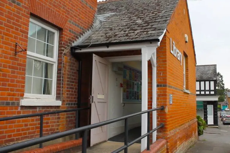 Entrance to Sunninghill library