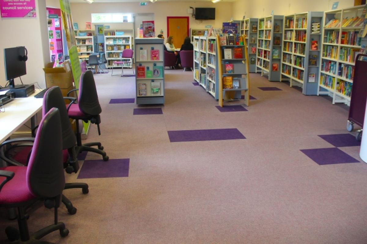 Boyn Grove Library: Books and shelving