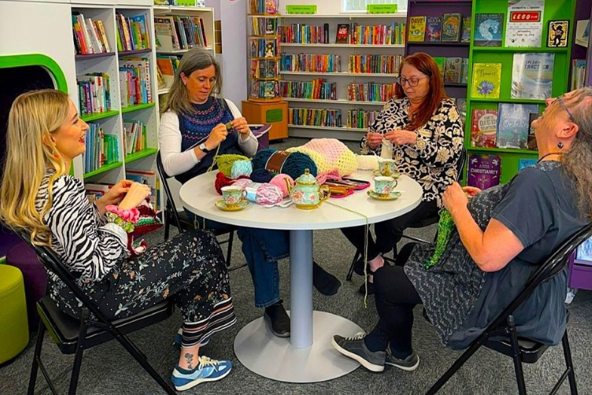 Old Windsor Library: Knitting group